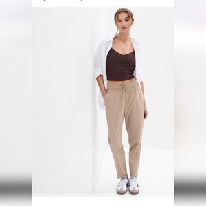 Gap tapered runaround pants